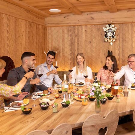 Wellnesshotel Sonnenhof & Sonnhalde ユーリンゲン・ビルケンドルフ エクステリア 写真