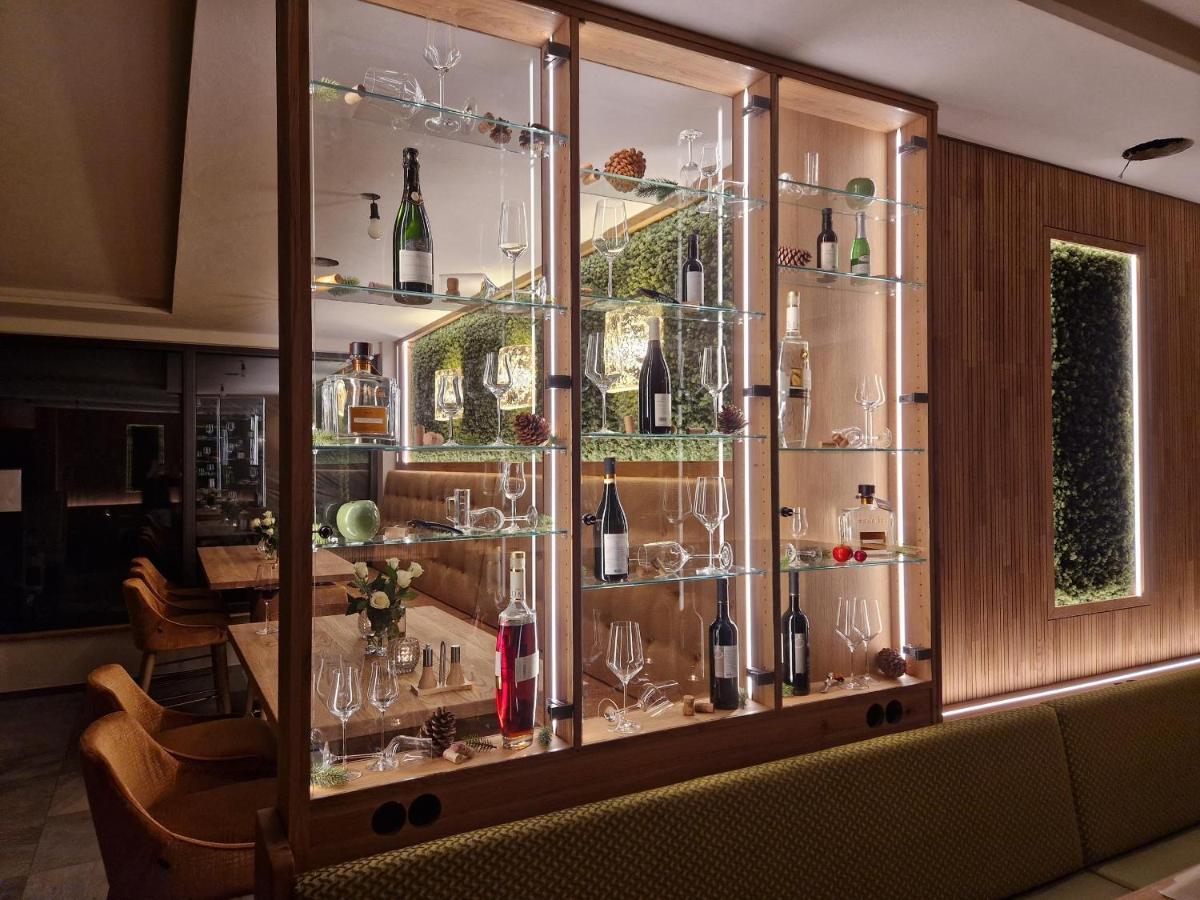 Wellnesshotel Sonnenhof & Sonnhalde ユーリンゲン・ビルケンドルフ エクステリア 写真