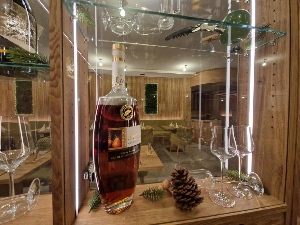 Wellnesshotel Sonnenhof & Sonnhalde ユーリンゲン・ビルケンドルフ エクステリア 写真