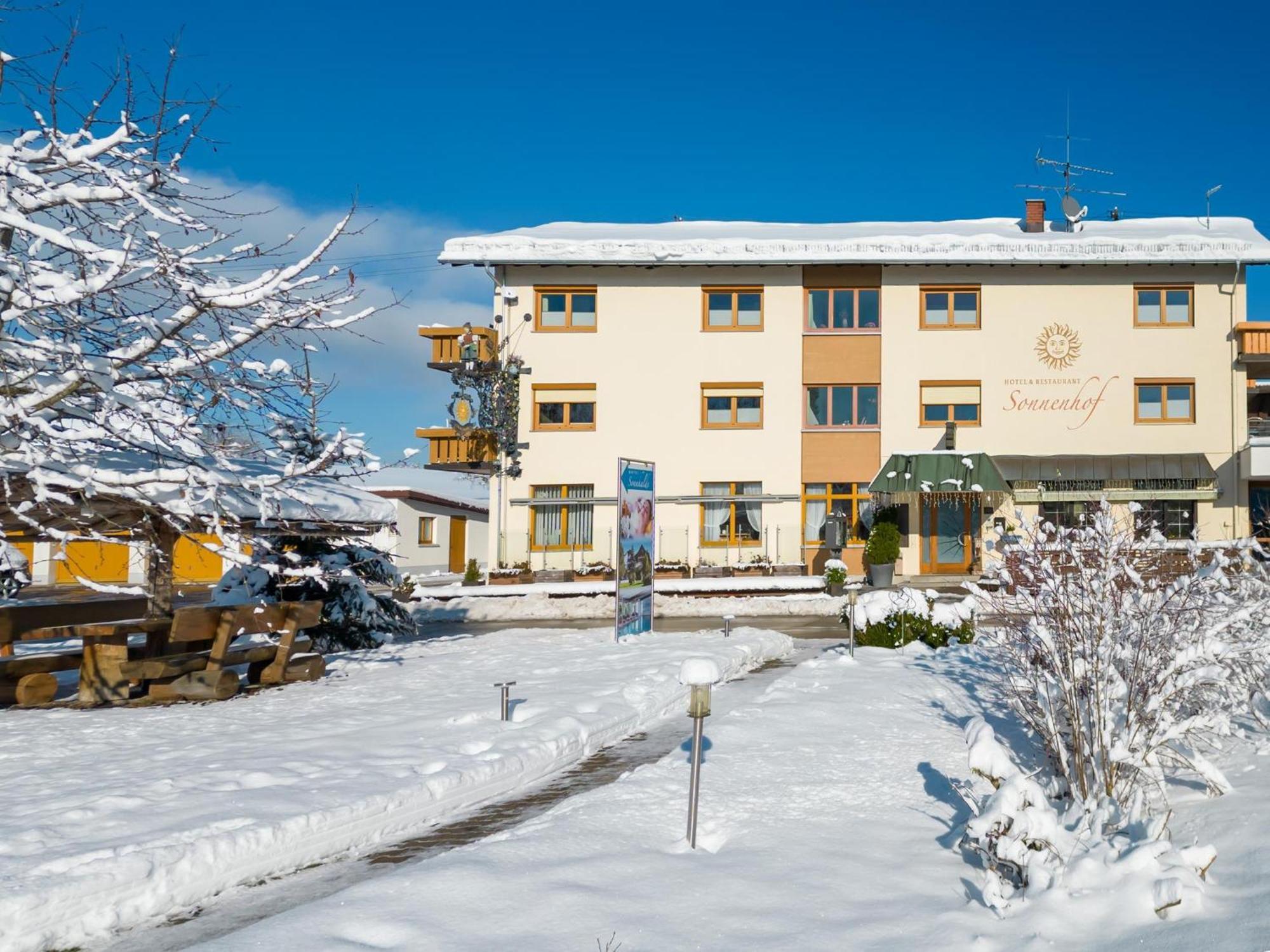 Wellnesshotel Sonnenhof & Sonnhalde ユーリンゲン・ビルケンドルフ エクステリア 写真