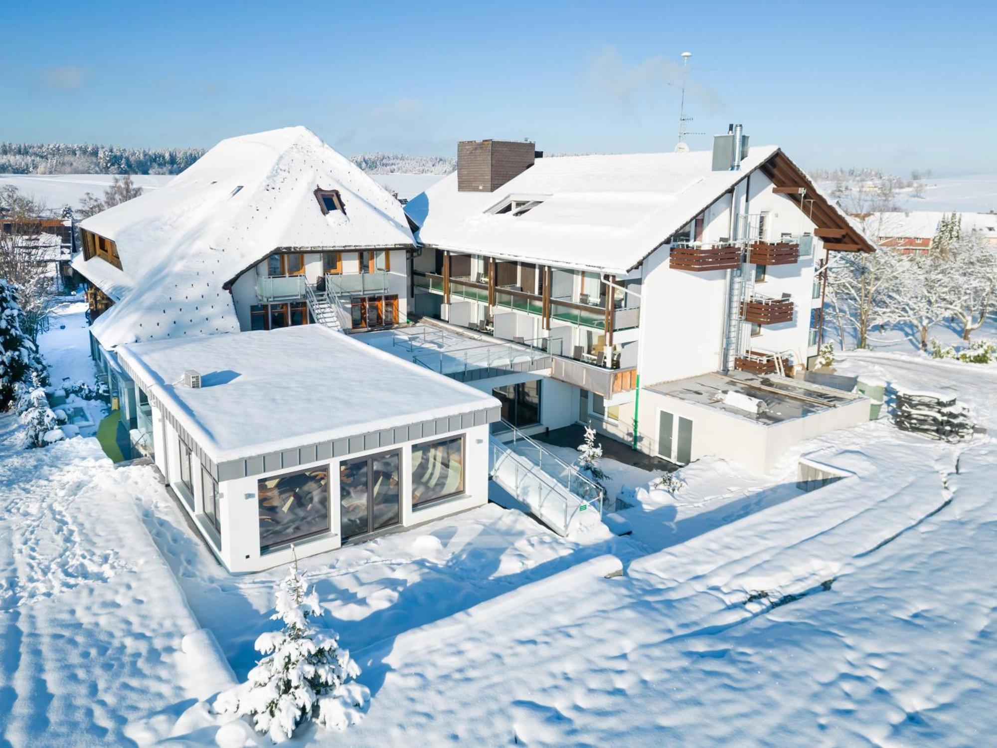 Wellnesshotel Sonnenhof & Sonnhalde ユーリンゲン・ビルケンドルフ エクステリア 写真