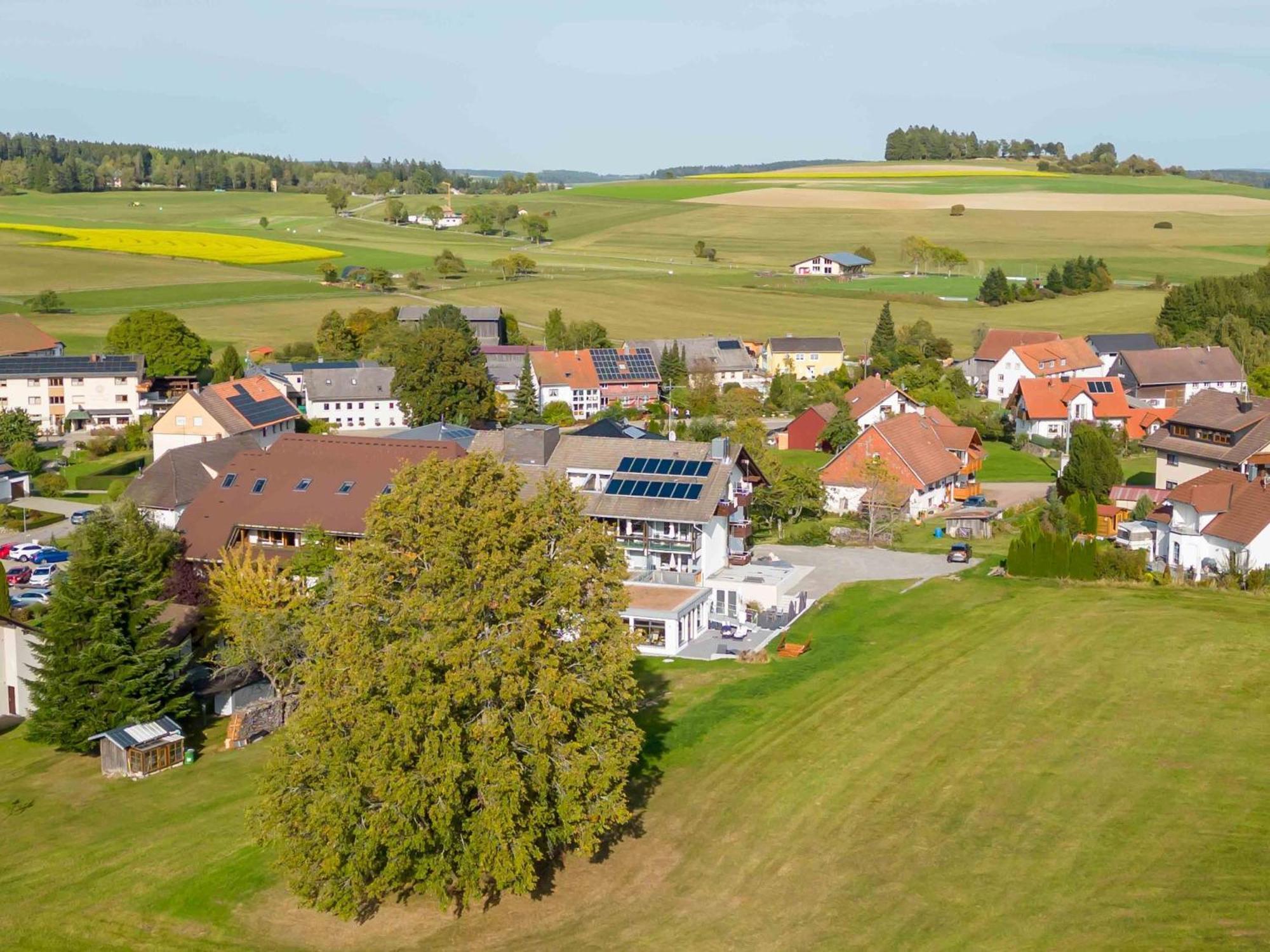 Wellnesshotel Sonnenhof & Sonnhalde ユーリンゲン・ビルケンドルフ エクステリア 写真