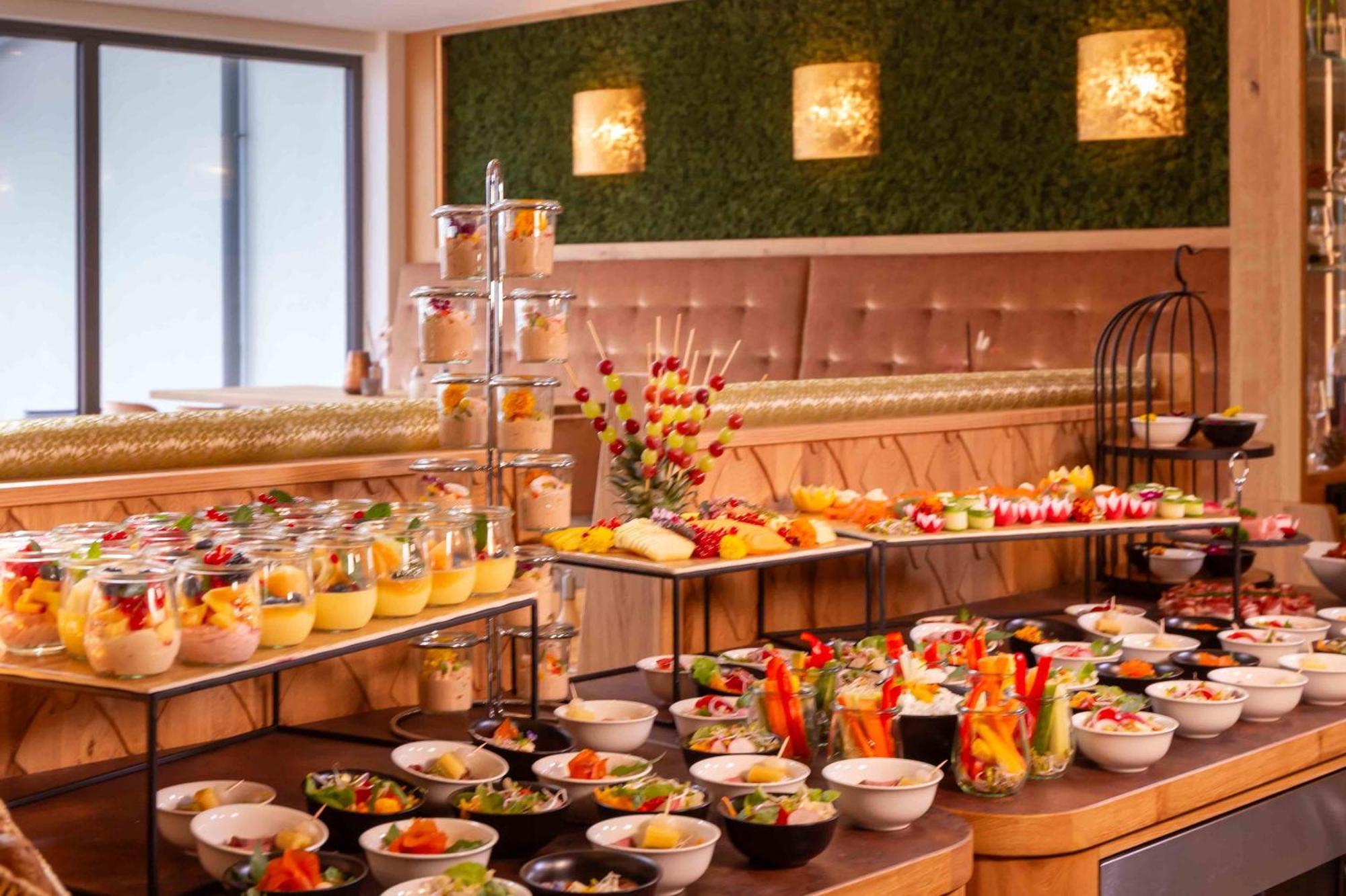 Wellnesshotel Sonnenhof & Sonnhalde ユーリンゲン・ビルケンドルフ エクステリア 写真
