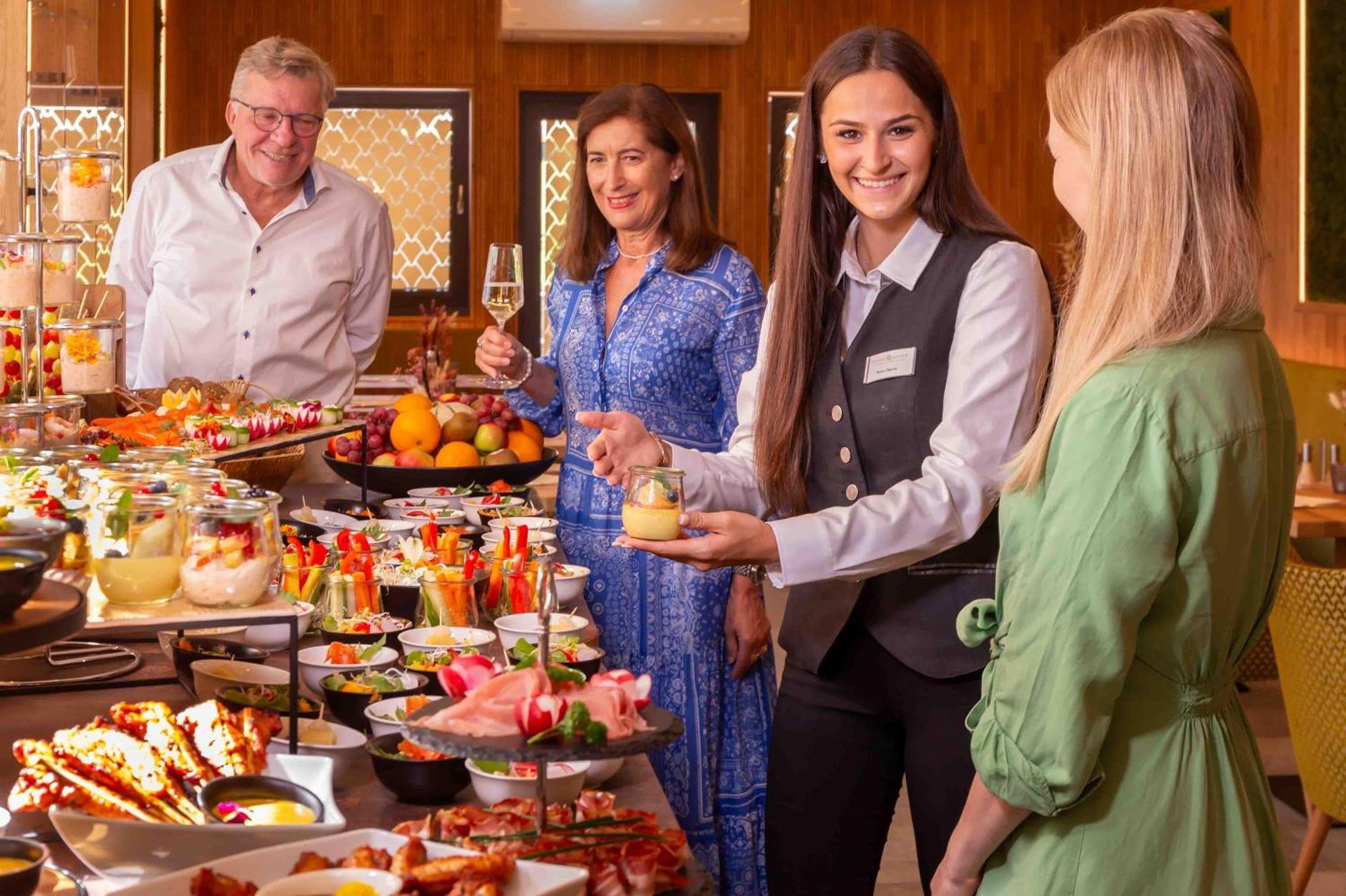 Wellnesshotel Sonnenhof & Sonnhalde ユーリンゲン・ビルケンドルフ エクステリア 写真