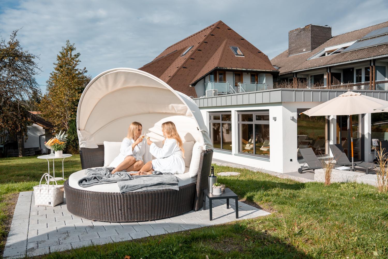 Wellnesshotel Sonnenhof & Sonnhalde ユーリンゲン・ビルケンドルフ エクステリア 写真